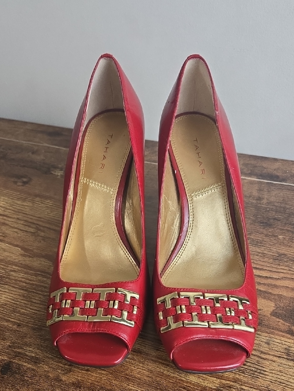 Tahari Red Peep-Toe Block Heel Pumps Gold Accent Sz 9 Dressy Workwear Classy